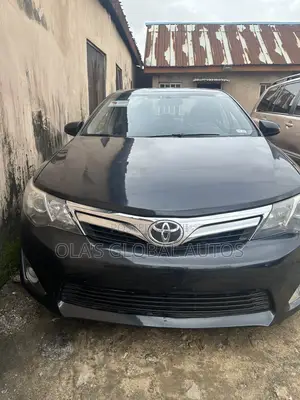 Toyota Camry LE 4dr Sedan (2.5L 4cyl 6A) 2013 Blue