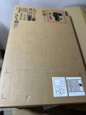 New Laptop HP 240 8GB Intel Core 5 SSD 512GB