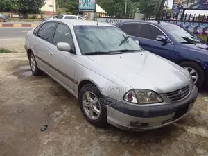 Toyota Avensis 2002 Silver