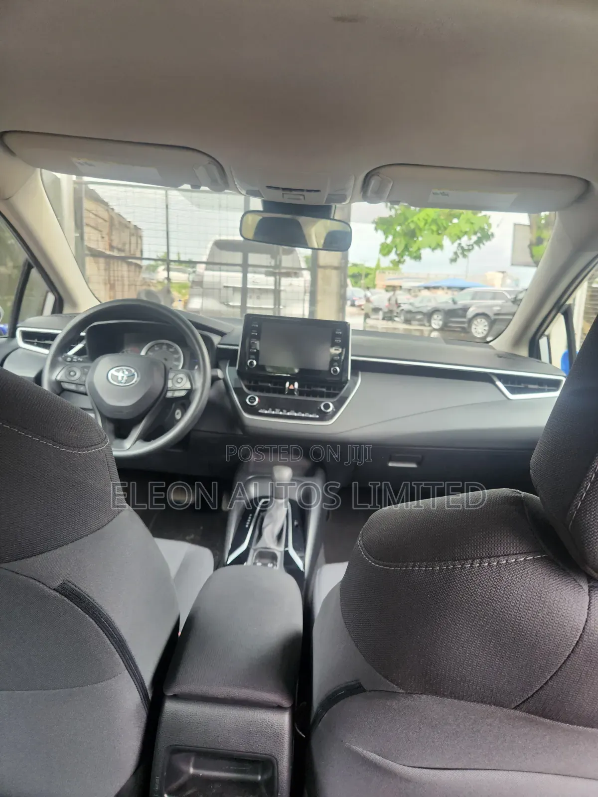 Toyota Corolla LE 2021 Silver