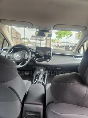 Toyota Corolla LE 2021 Silver