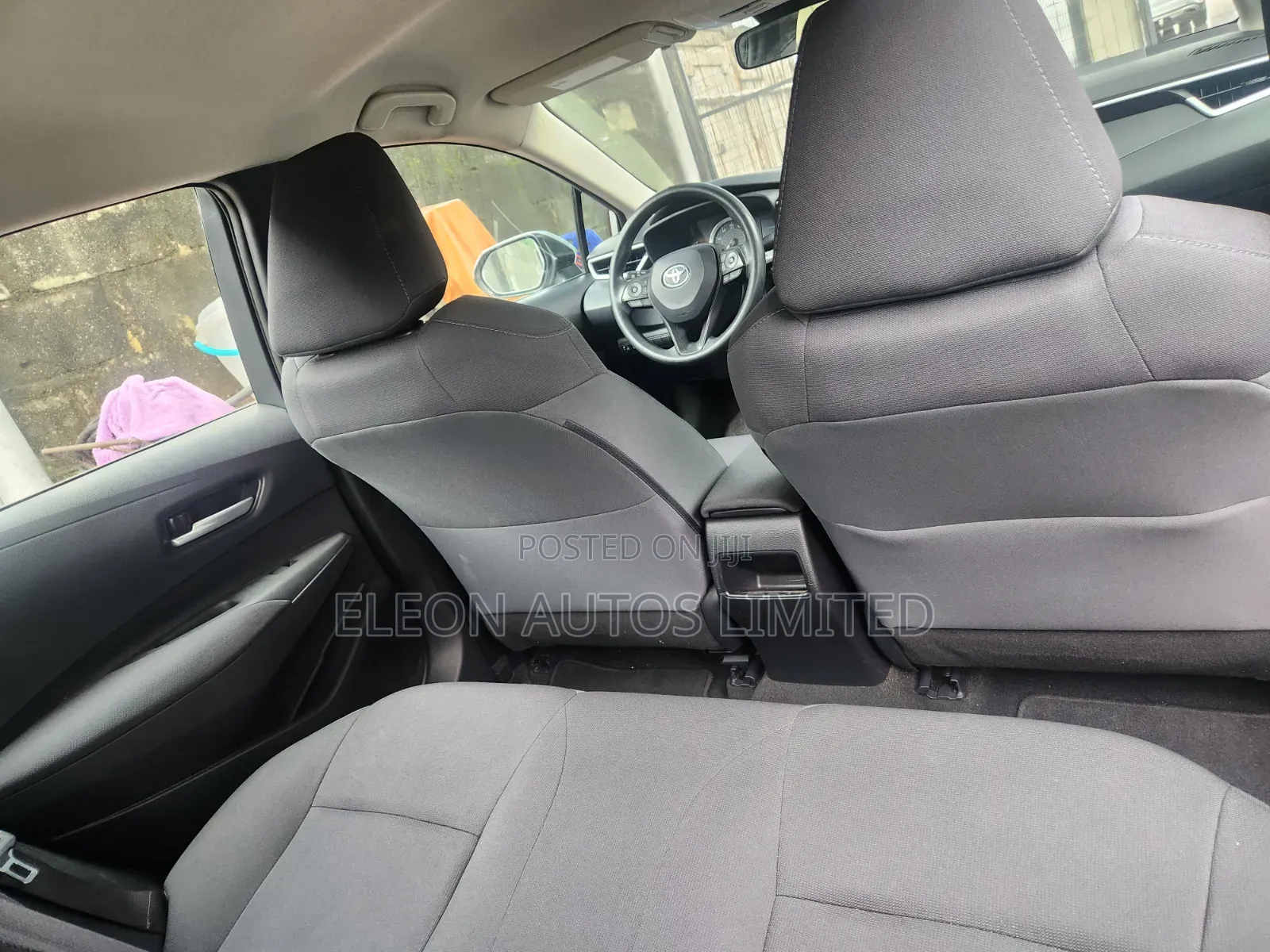 Toyota Corolla LE 2021 Silver