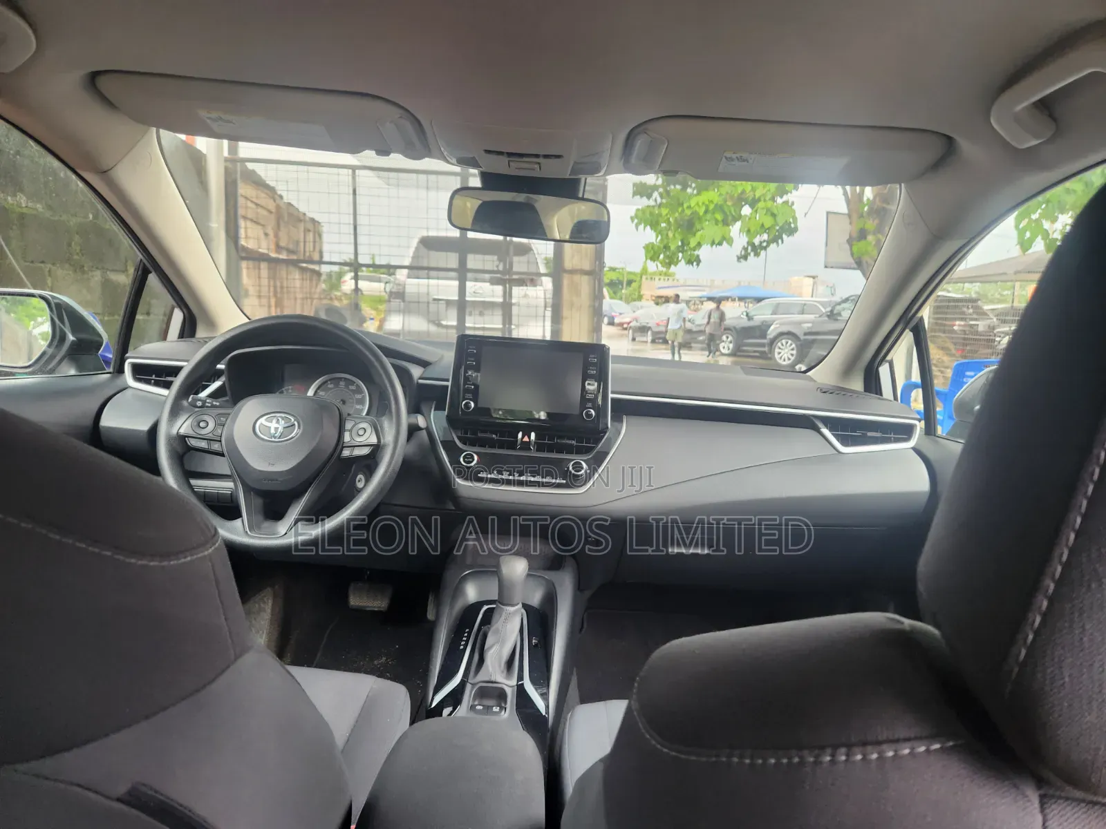 Toyota Corolla LE 2021 Silver