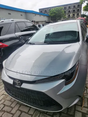 Toyota Corolla LE 2021 Silver