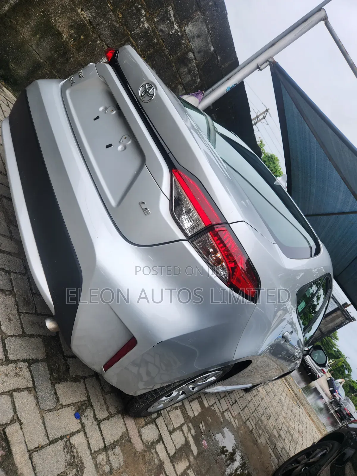 Toyota Corolla LE 2021 Silver