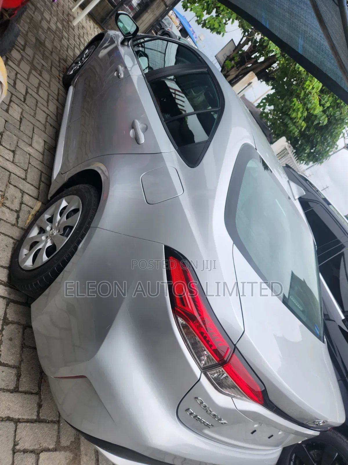 Toyota Corolla LE 2021 Silver