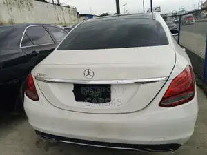 Mercedes-Benz C300 Base 4dr RWD Sedan (2.0L 4cyl 7A) 2017 White