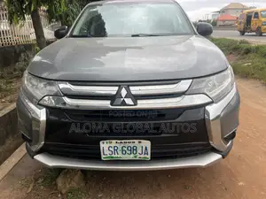 Mitsubishi Outlander SE FWD 2016 Gray