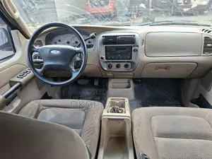 Ford Explorer 2005 Gray