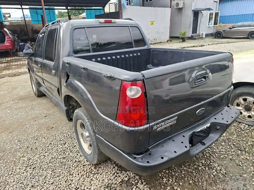 Ford Explorer 2005 Gray