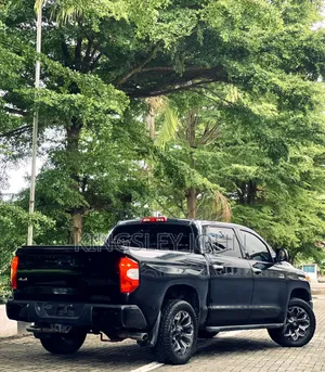Toyota Tundra 2021 Black