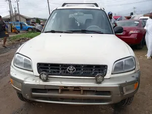 Toyota RAV4 2001 White