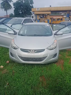 Hyundai Elantra 2011 Silver