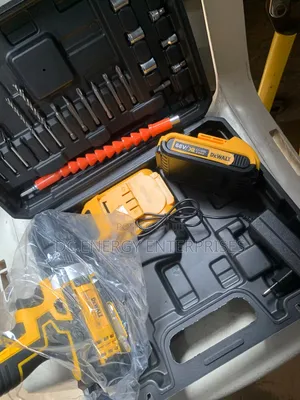 De Walt Drilling Machine ( Comes With Double Battery)