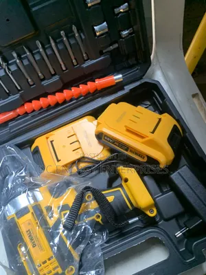 De Walt Drilling Machine ( Comes With Double Battery)
