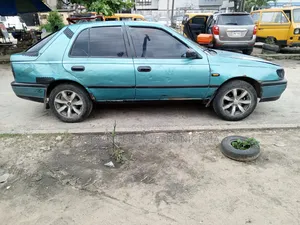 Nissan Sunny 1999 Green