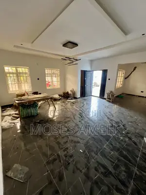 3bdrm Block of Flats in Wuye for rent