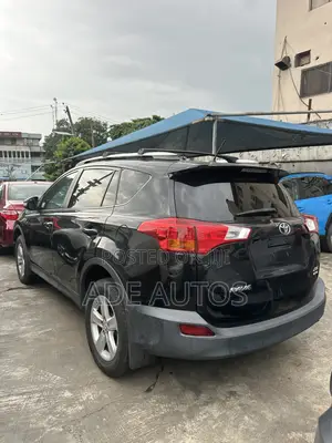 Toyota RAV4 XLE AWD (2.5L 4cyl 6A) 2013 Black