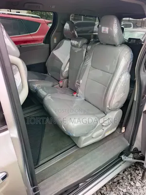Toyota Sienna 2015 Silver
