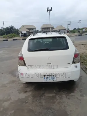 Pontiac Vibe 2009 White