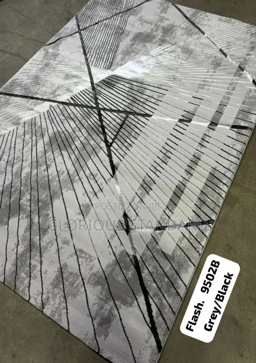 7 by 10 Center Rug