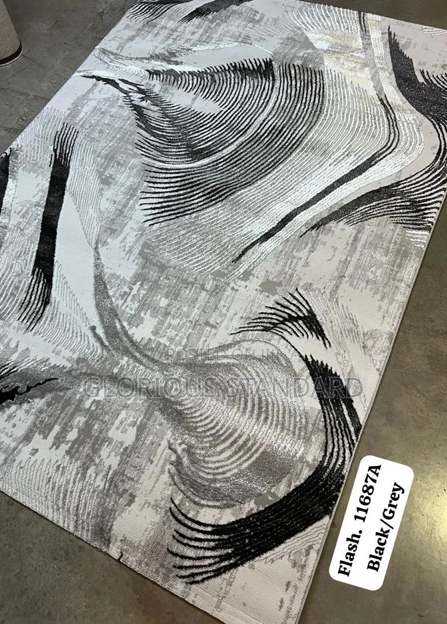 7 by 10 Center Rug