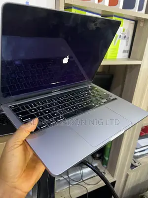 Laptop Apple MacBook Pro 2017 16GB Intel Core i7 SSD 512GB