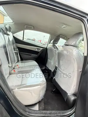 Toyota Corolla LE 4dr Sedan (1.8L 4cyl CVT) 2017