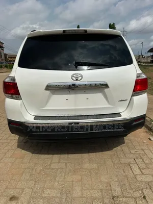 Toyota Highlander Limited 2012 White