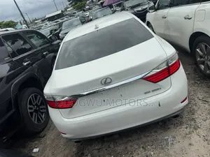 Lexus ES 2014 White