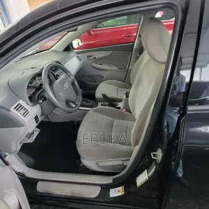Toyota Corolla LE 4dr Sedan (1.8L 4cyl 4A) 2010 Black