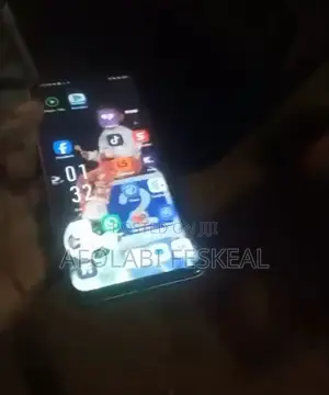 Infinix Hot 50i 128 GB Green
