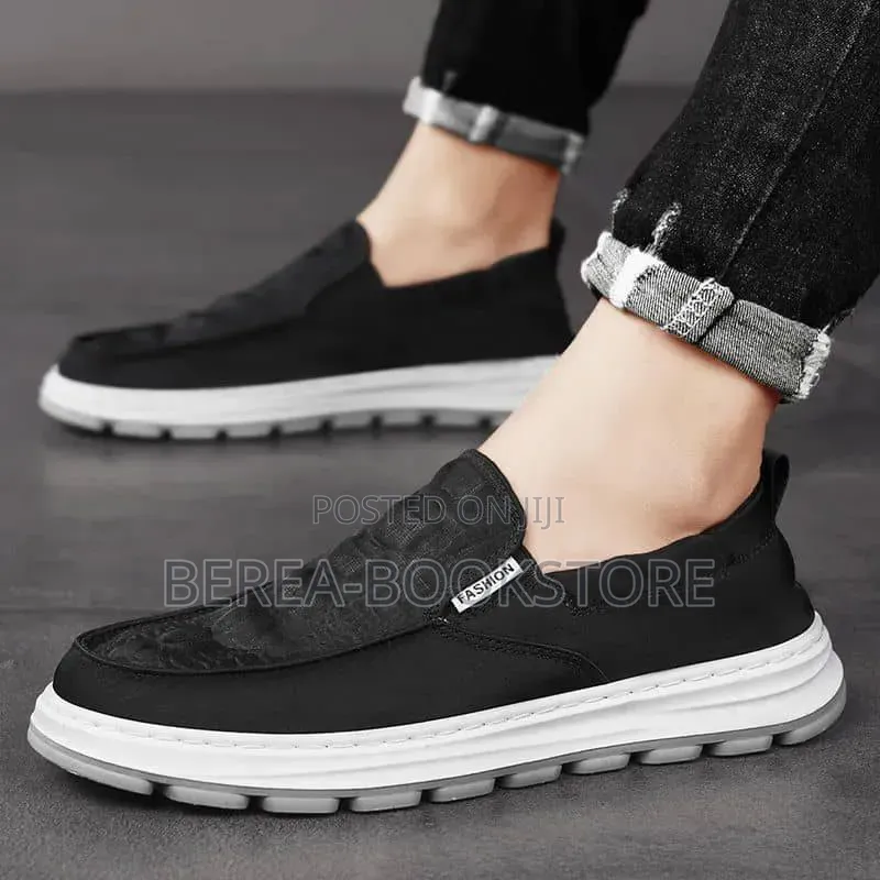Classic Men's Sneakers