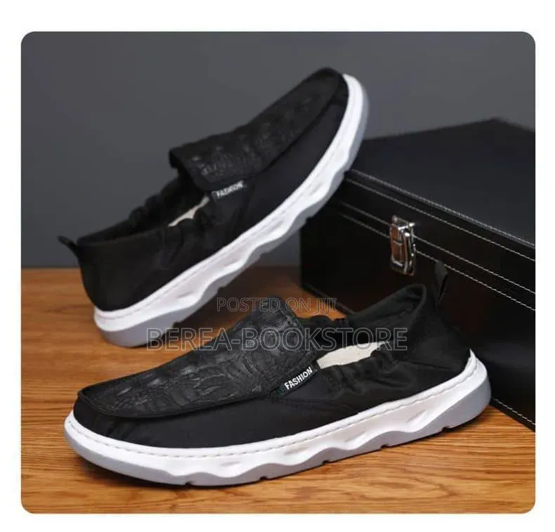 Classic Men's Sneakers