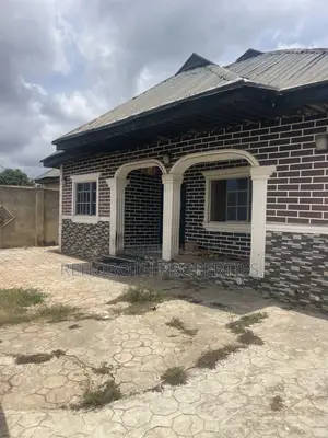 3bdrm Bungalow in Olosun, Akala Express for rent