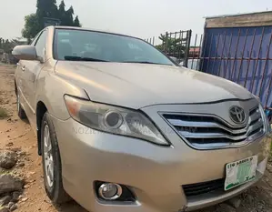 Toyota Camry 2009 Gold