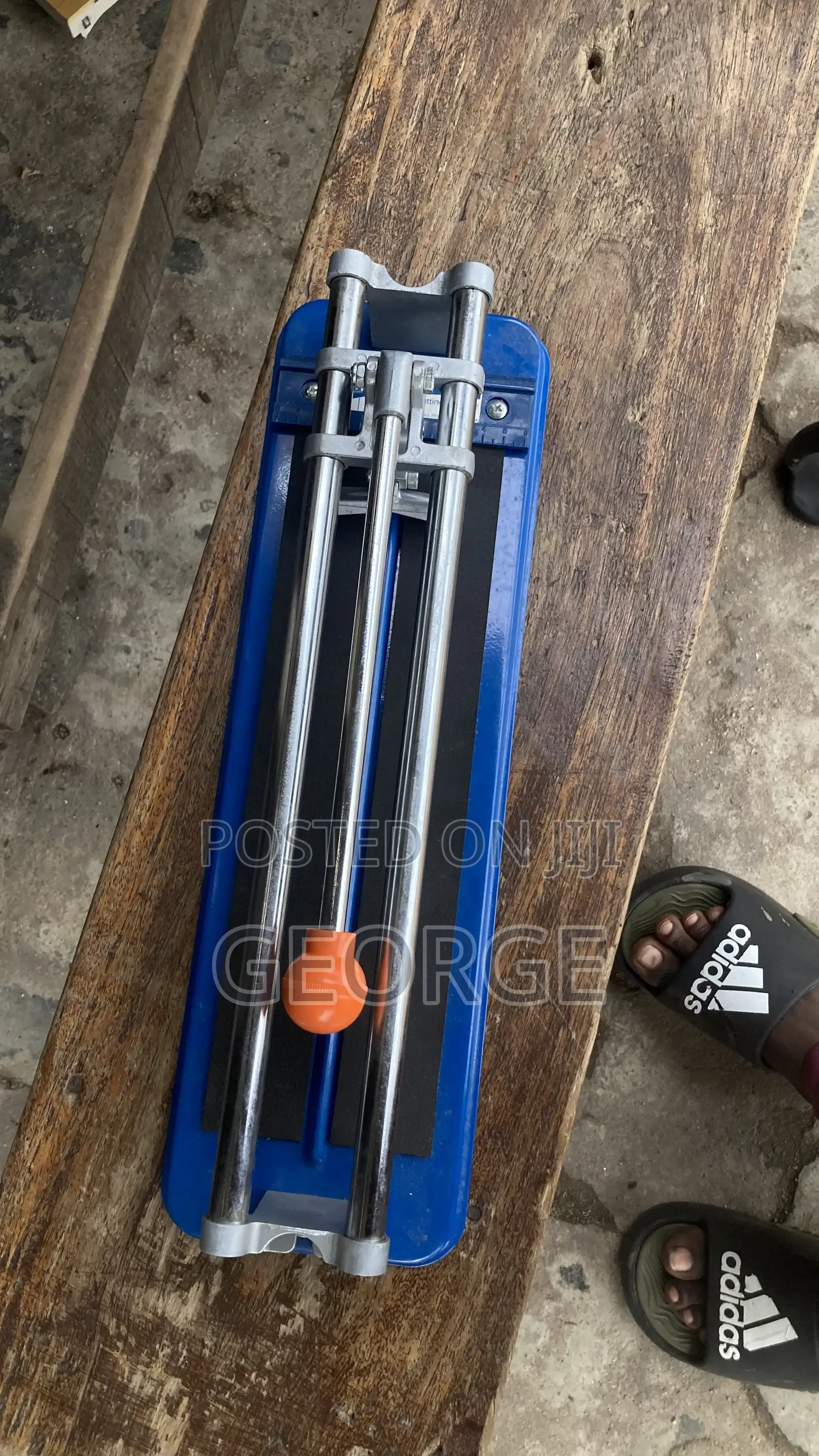 Tile Cutting Machine