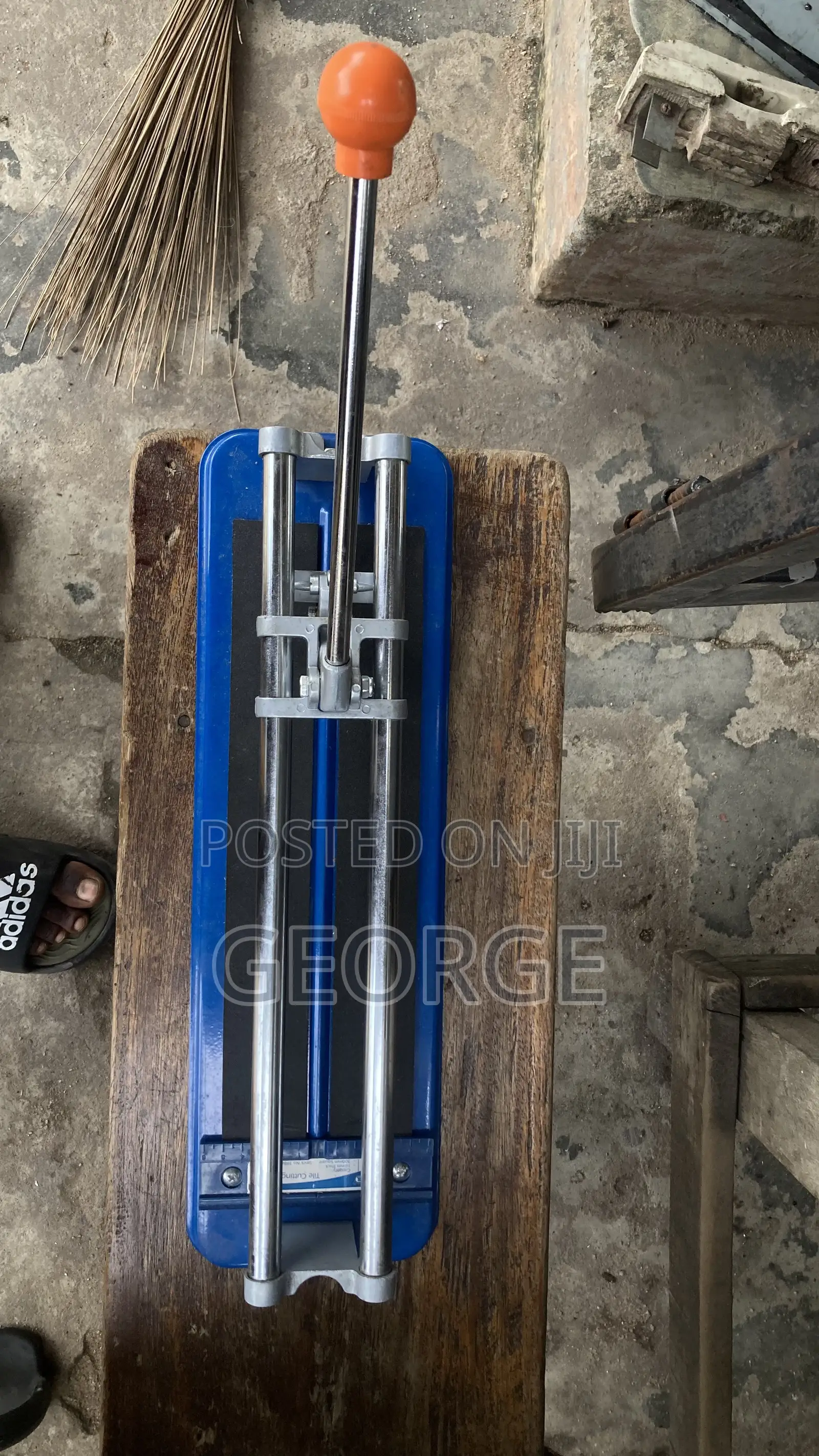 Tile Cutting Machine