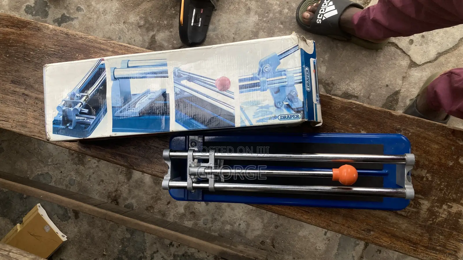Tile Cutting Machine