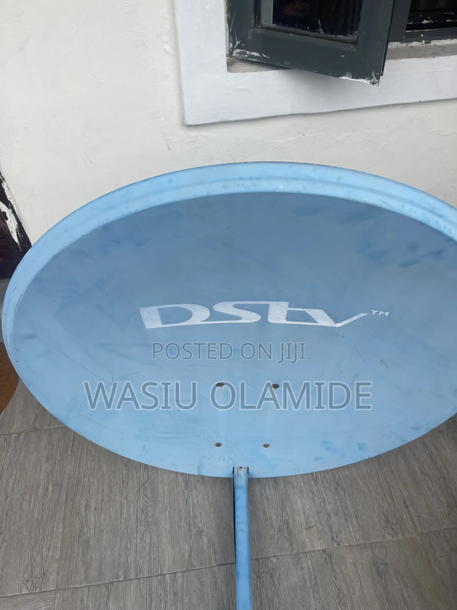 DSTV HD Decoder With the Dish and Accessories