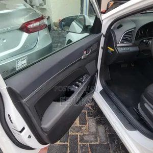 Hyundai Elantra SE 2018 White