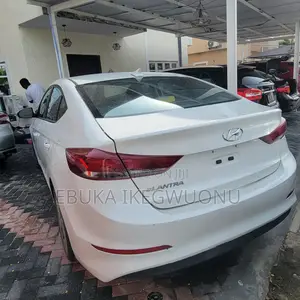 Hyundai Elantra SE 2018 White