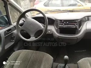 Toyota Previa 2000 Red