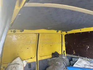 Volkswagen Transporter 2004 Yellow