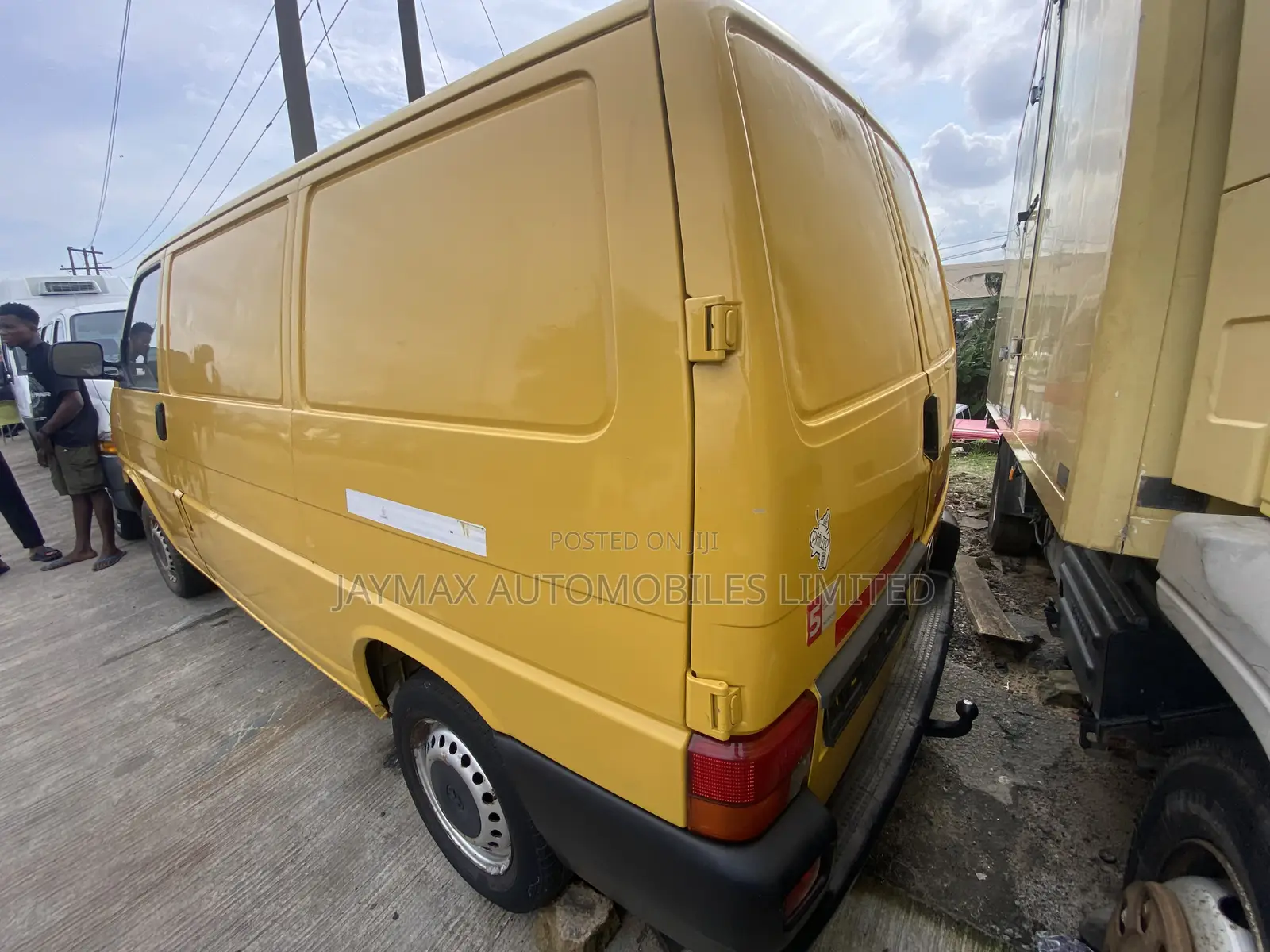 Volkswagen Transporter 2004 Yellow