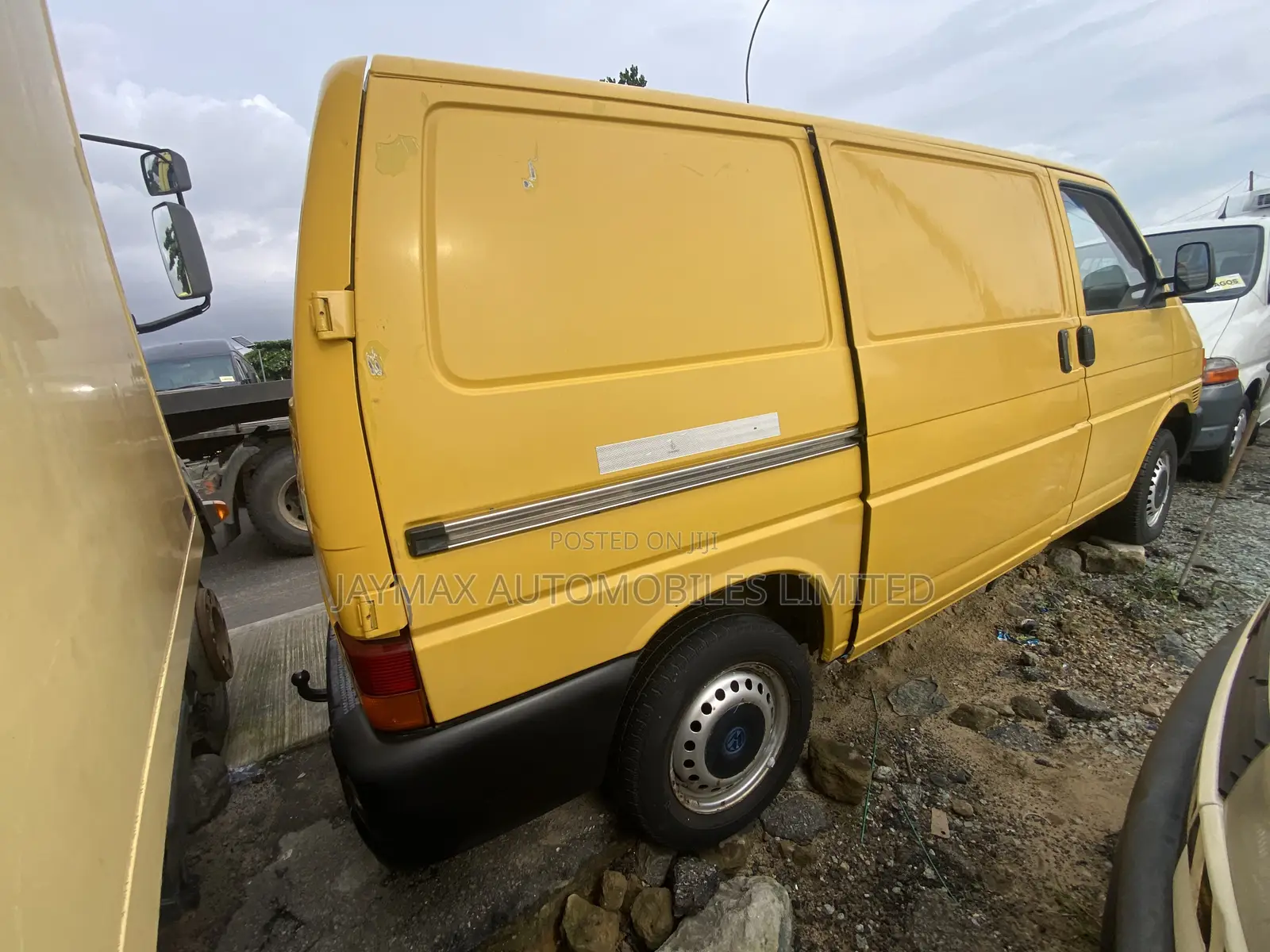Volkswagen Transporter 2004 Yellow