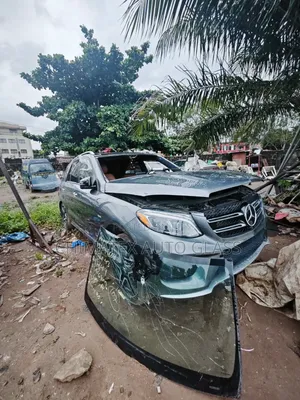 Gle350 2016 SUV Windscreen Glass Available Installed at Chimatex
