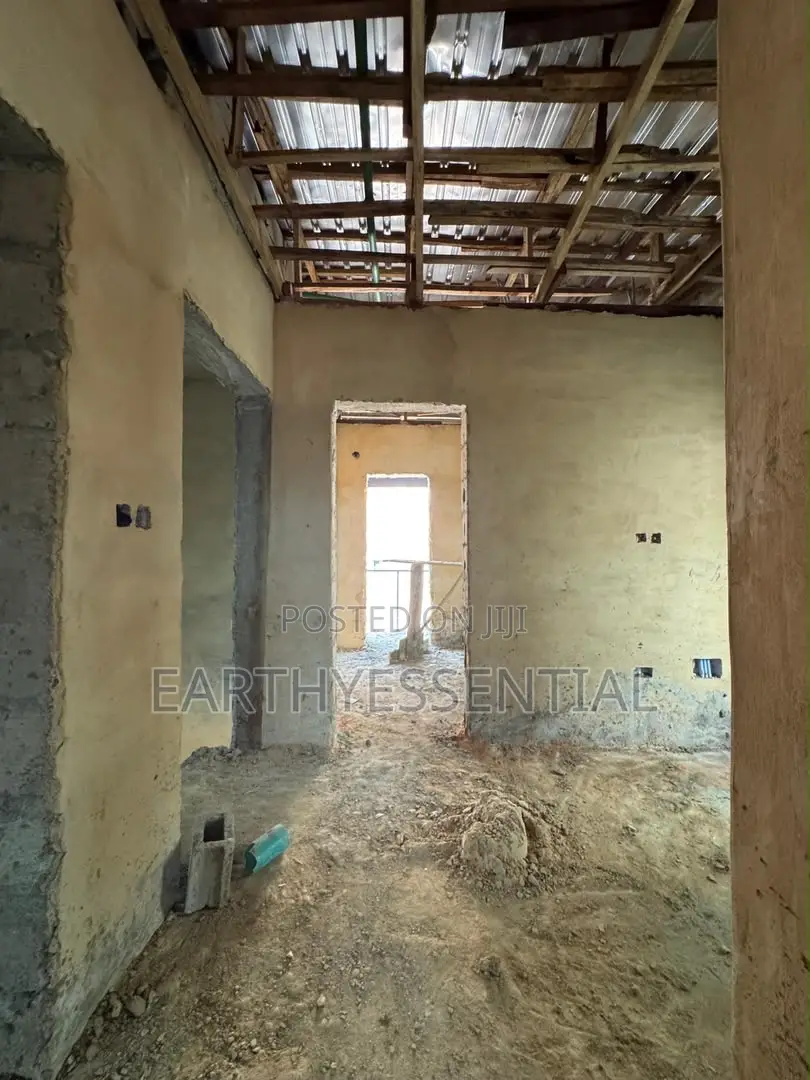4 Bedroom Fully Detached Duplex