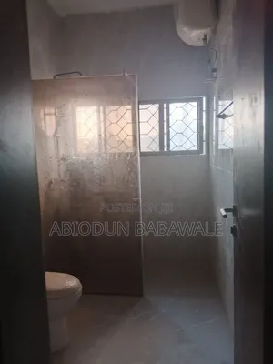 3bdrm Block of Flats in Wuse 2 Abuja for rent