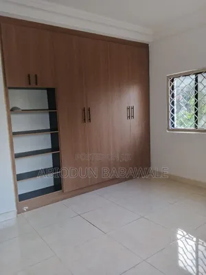 3bdrm Block of Flats in Wuse 2 Abuja for rent